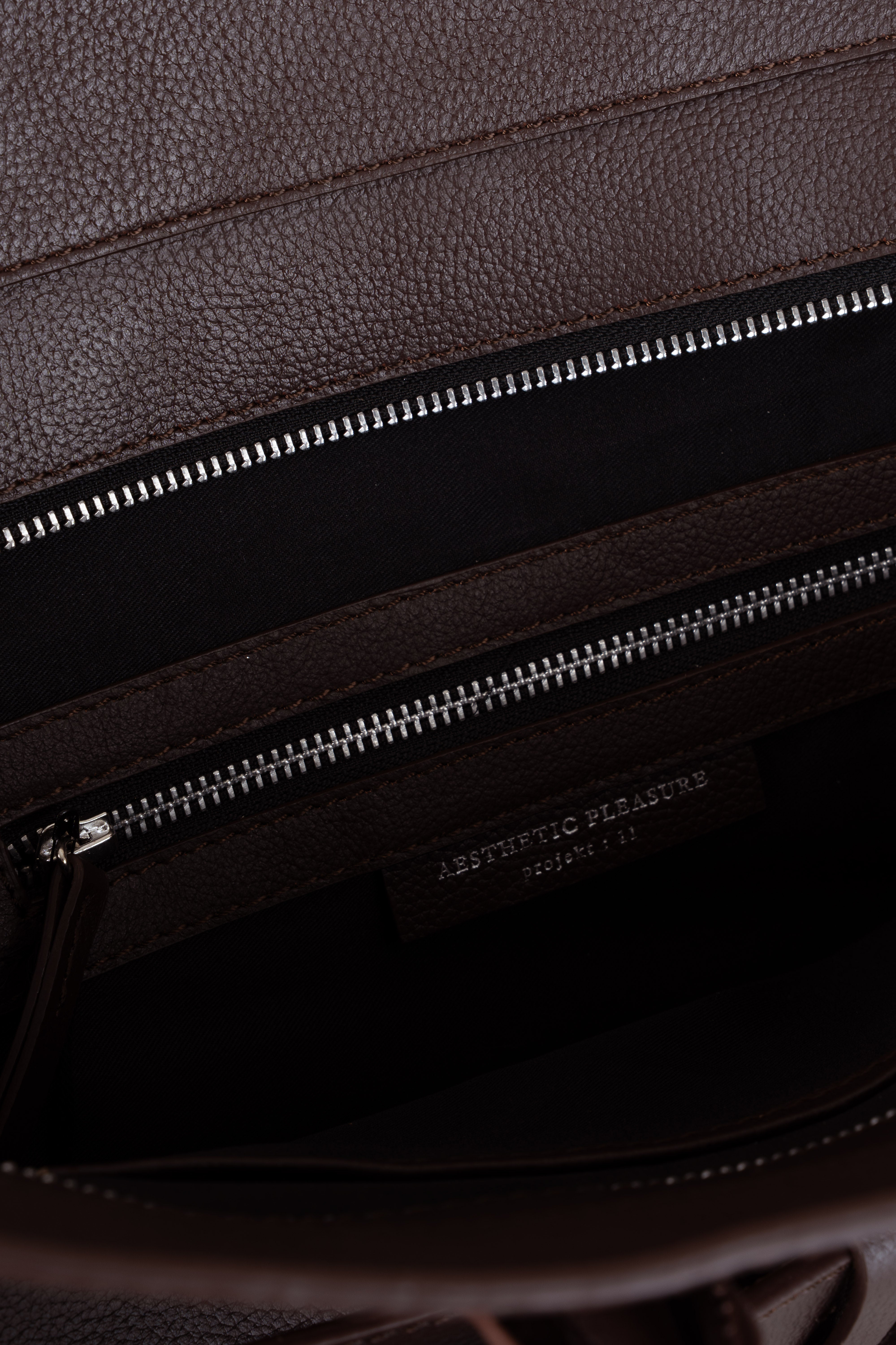 Affix Bag Grain Brown