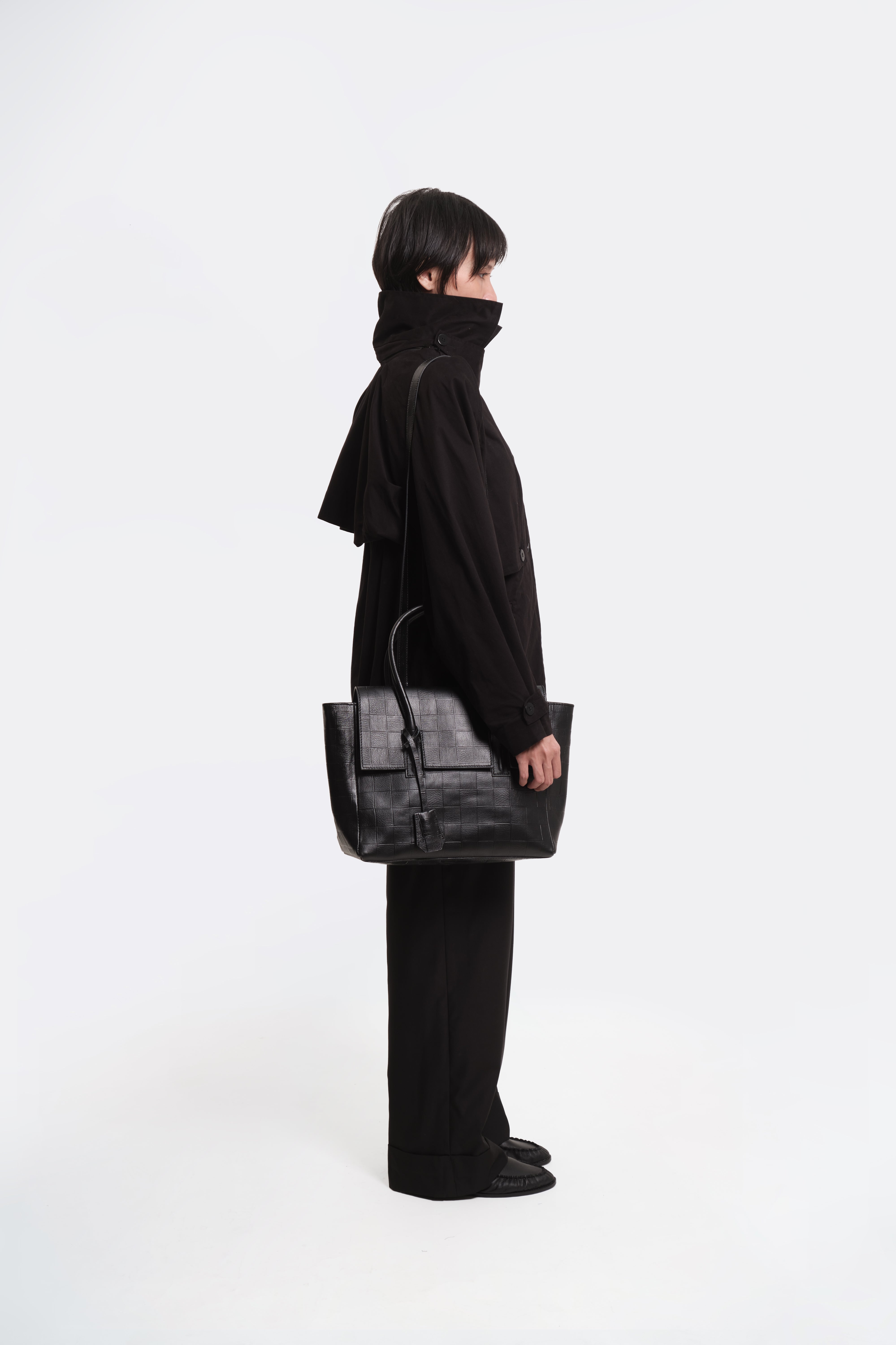 Medium Essens Bag Check Black