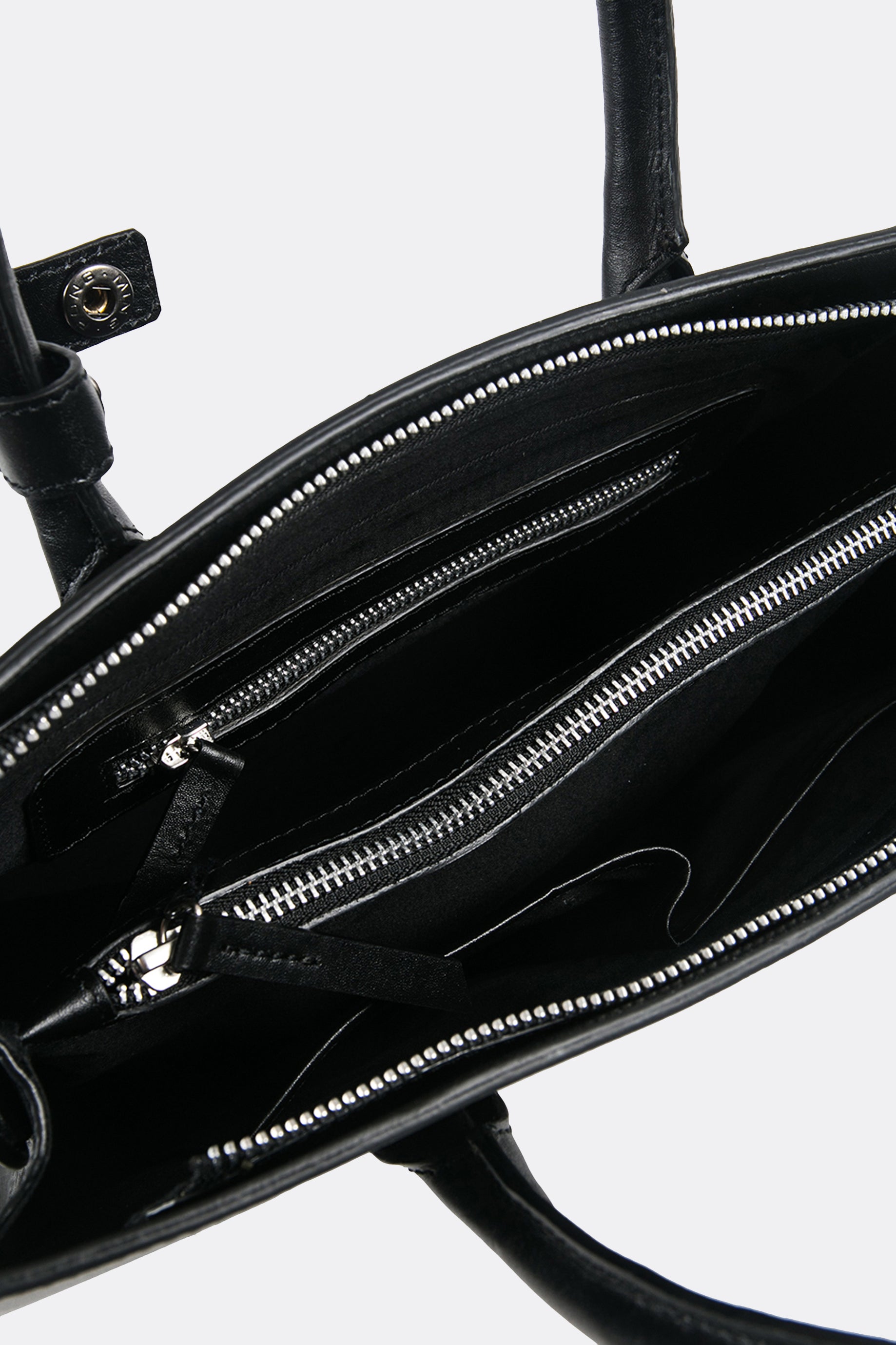 Isolation Bag Nappa Black