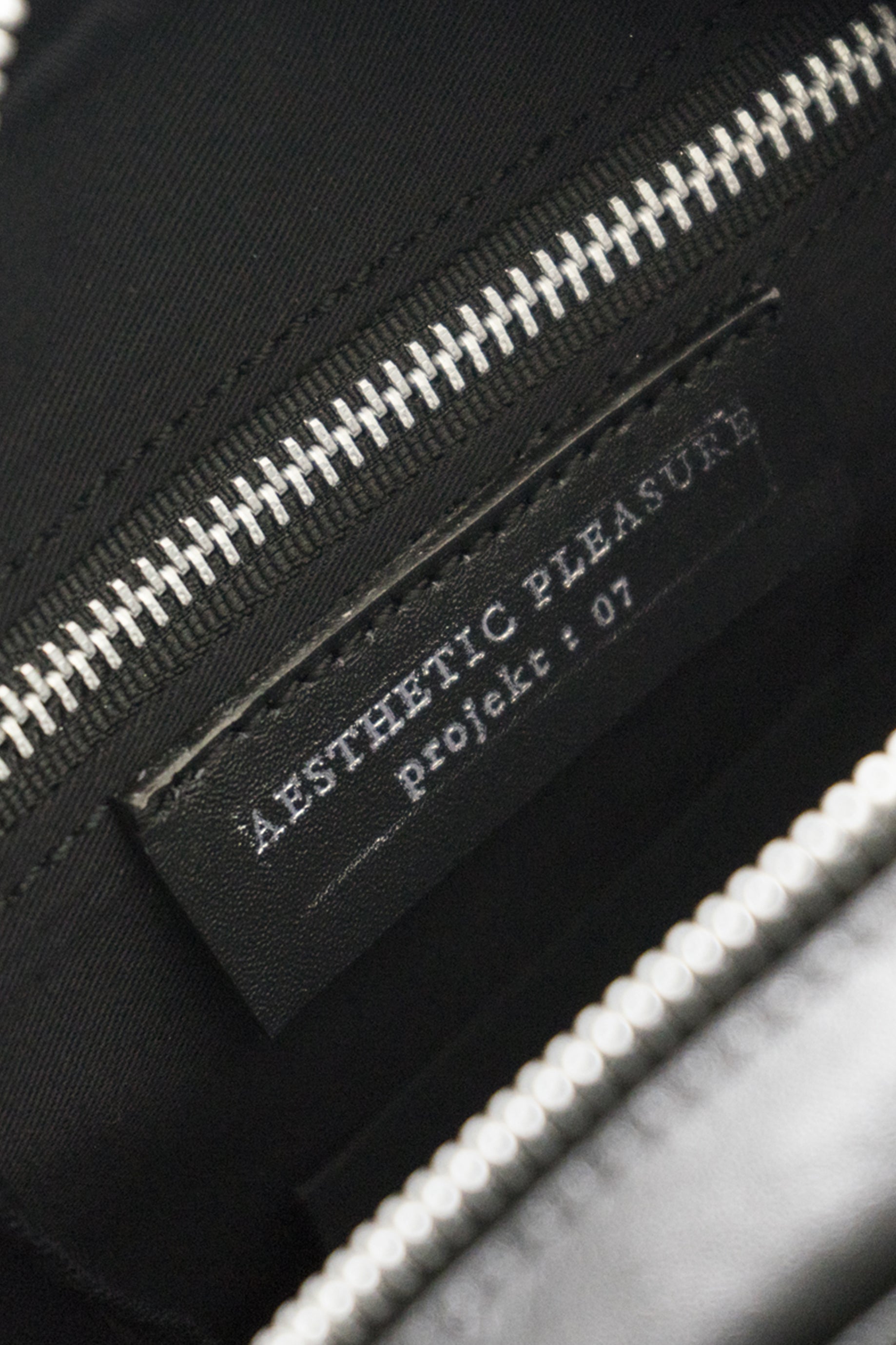 Isolation Bag Croc Black