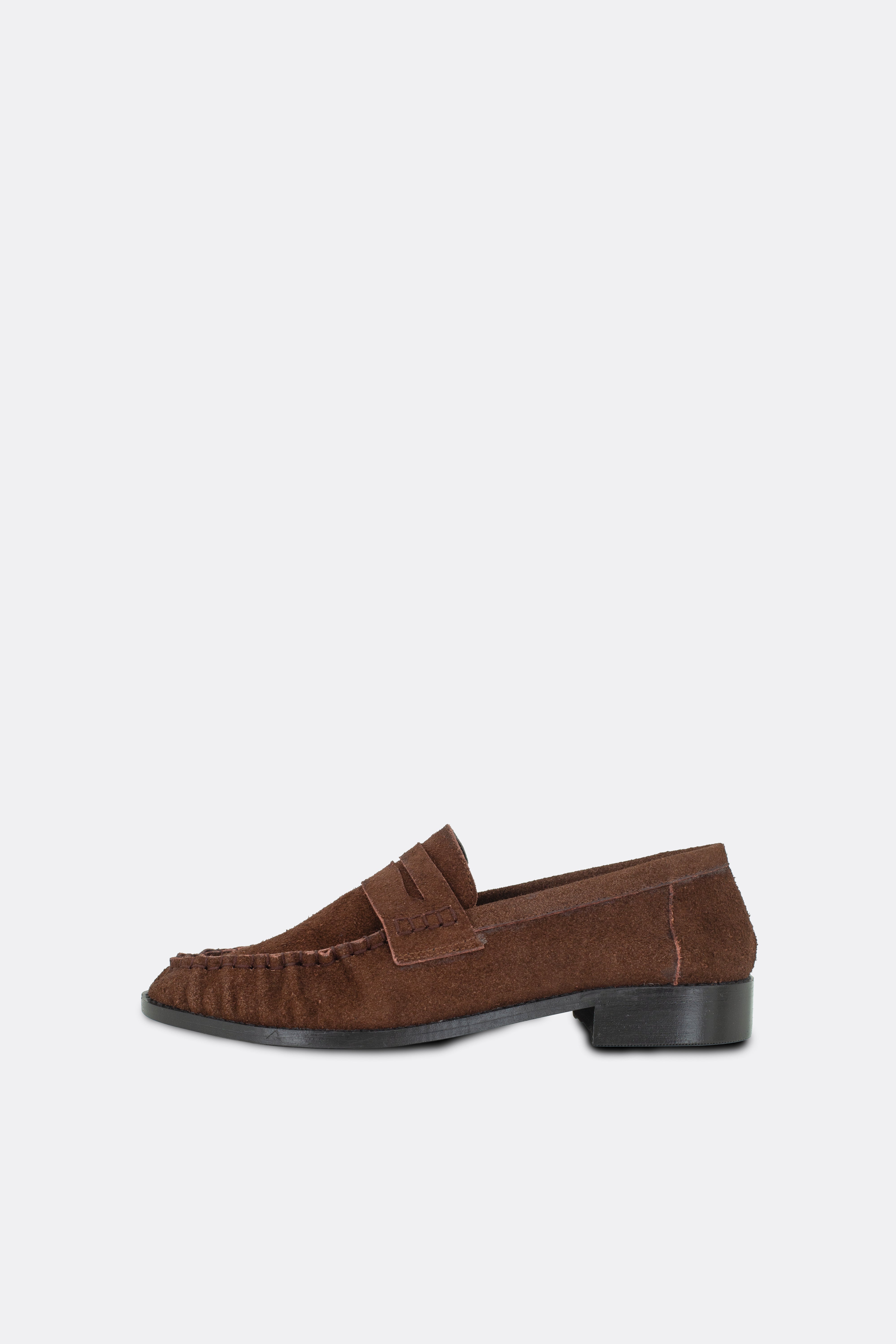 Loaf Shoes Suede Brown