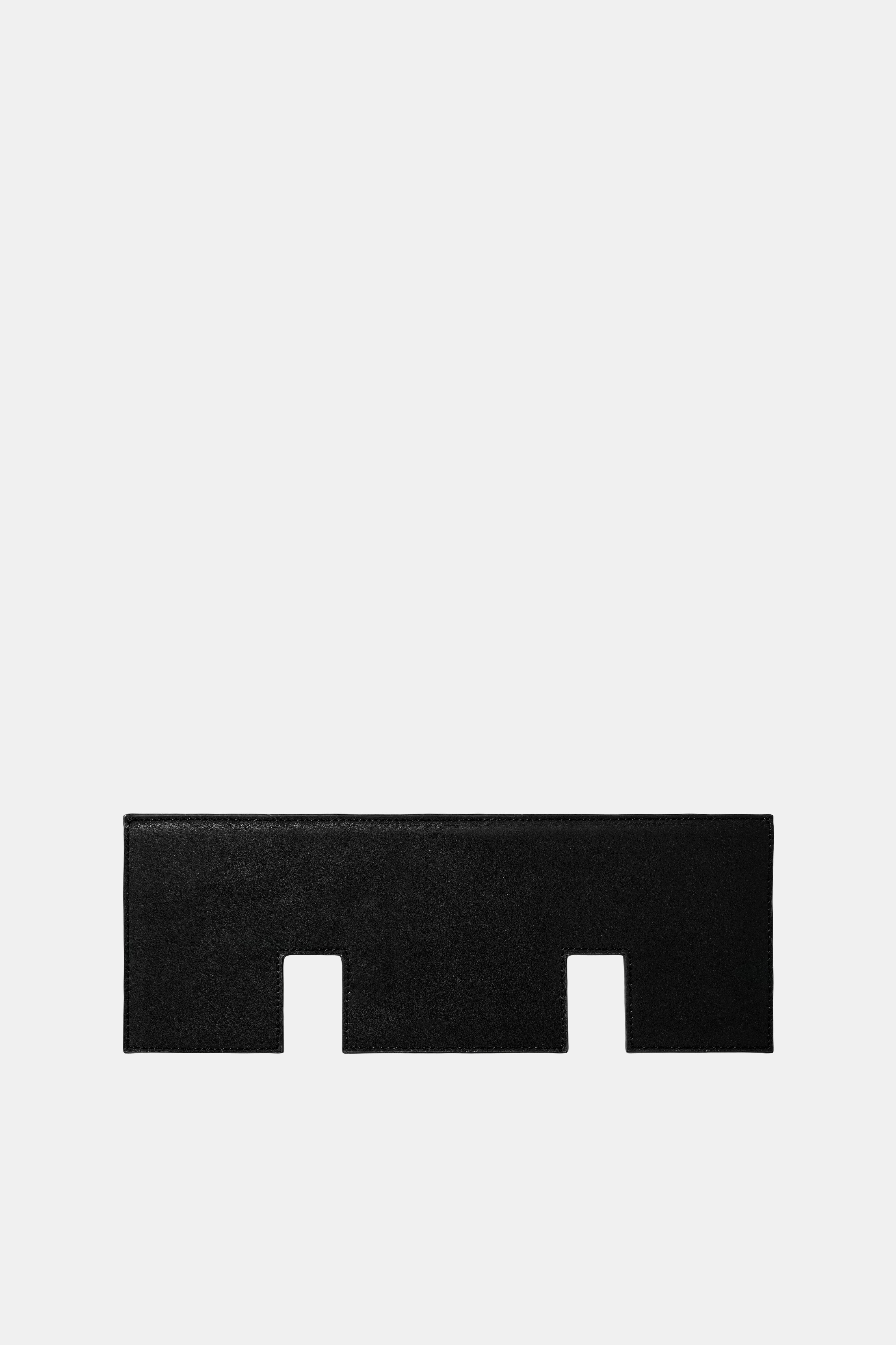 Slits Flap Essens Baguette Nappa Black
