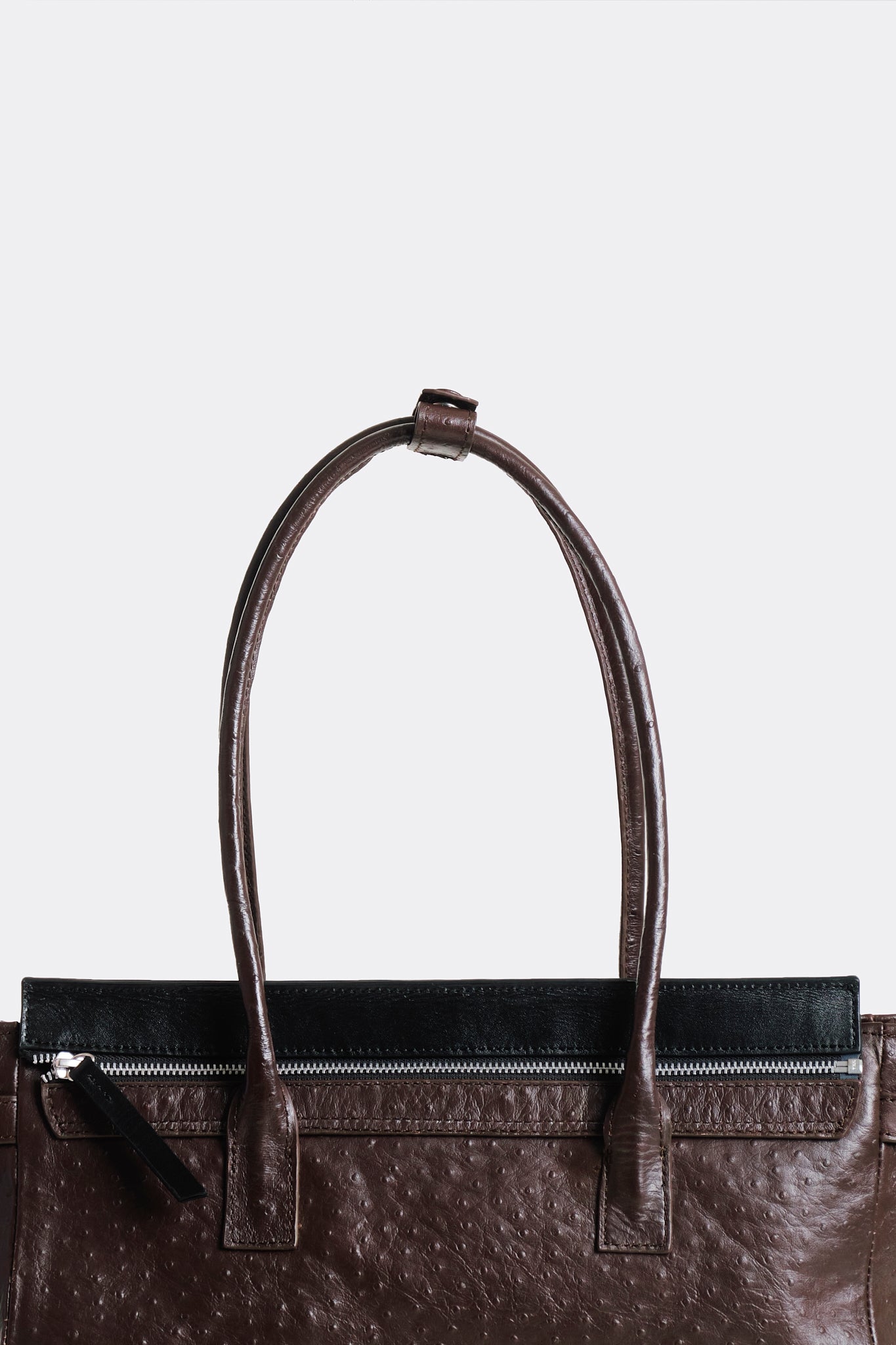 Slits Flap Essens Baguette Nappa Black