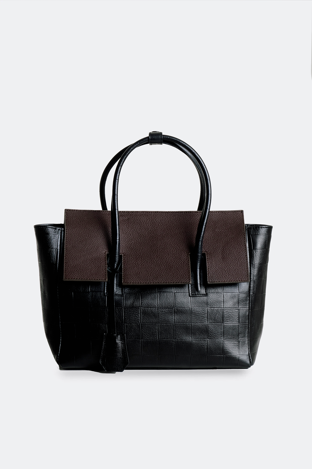 Slits Flap Essens Medium Grain Brown