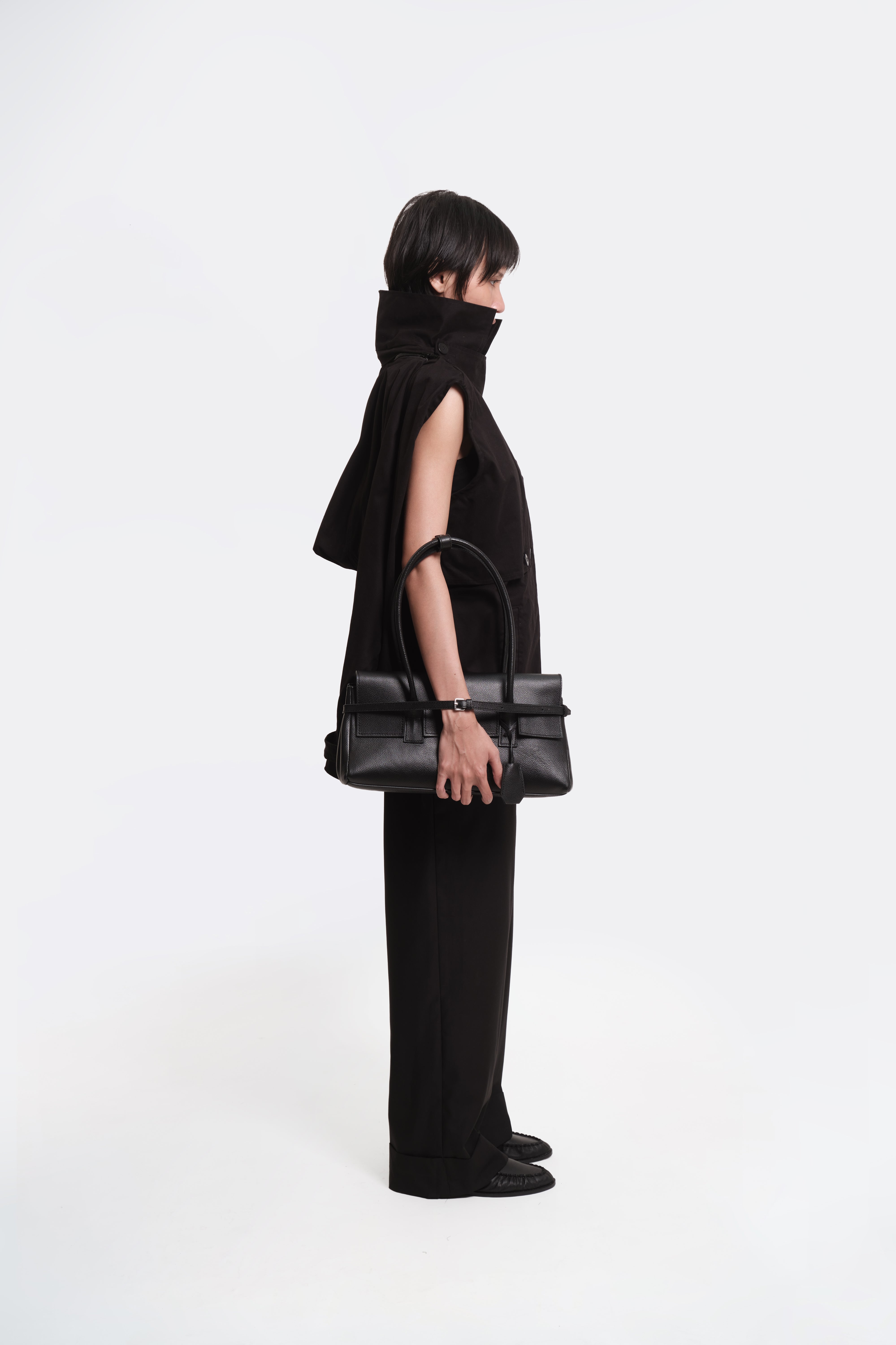 Obi Baguette Bag Grain Black