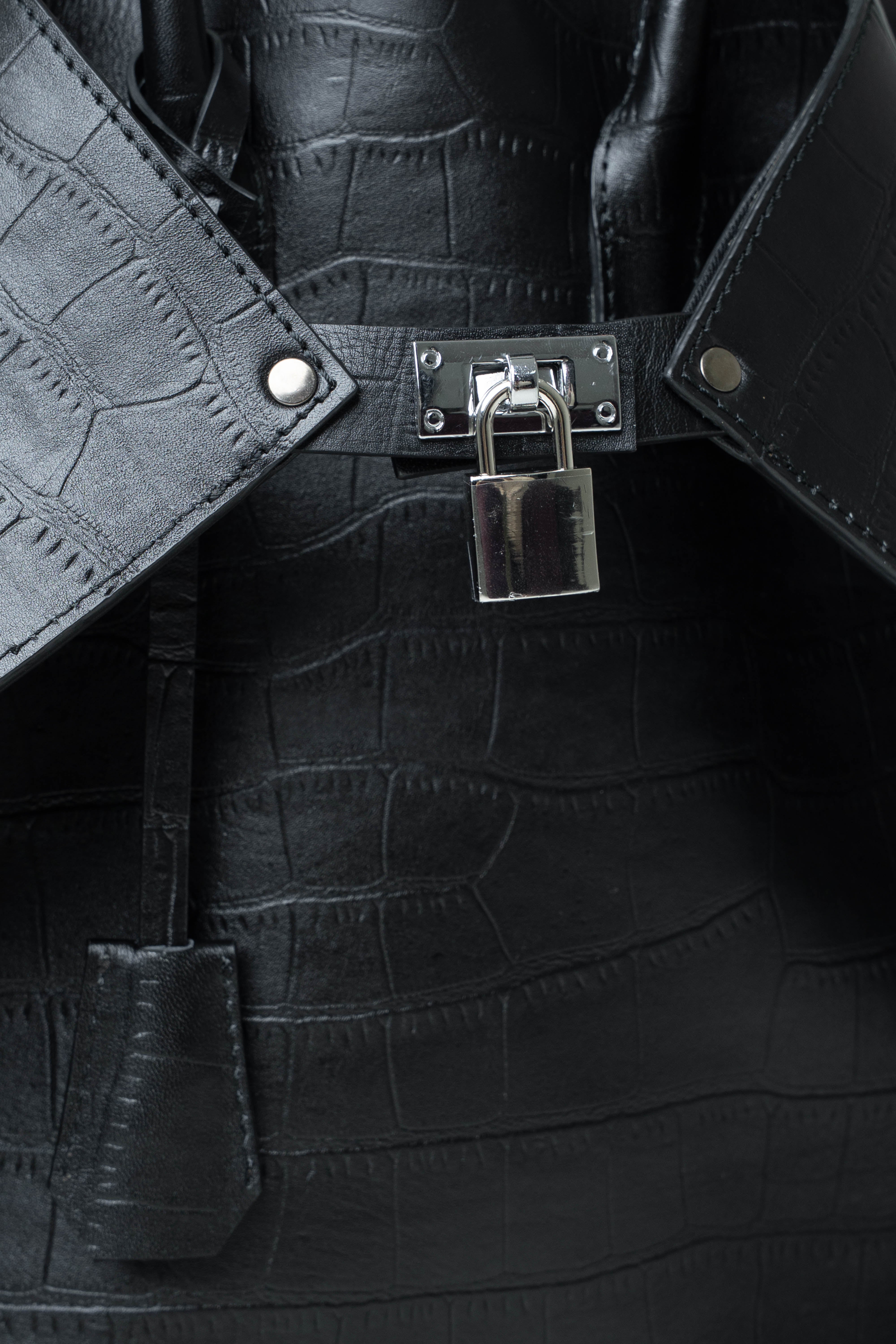 Closer Backpack Alligator Black