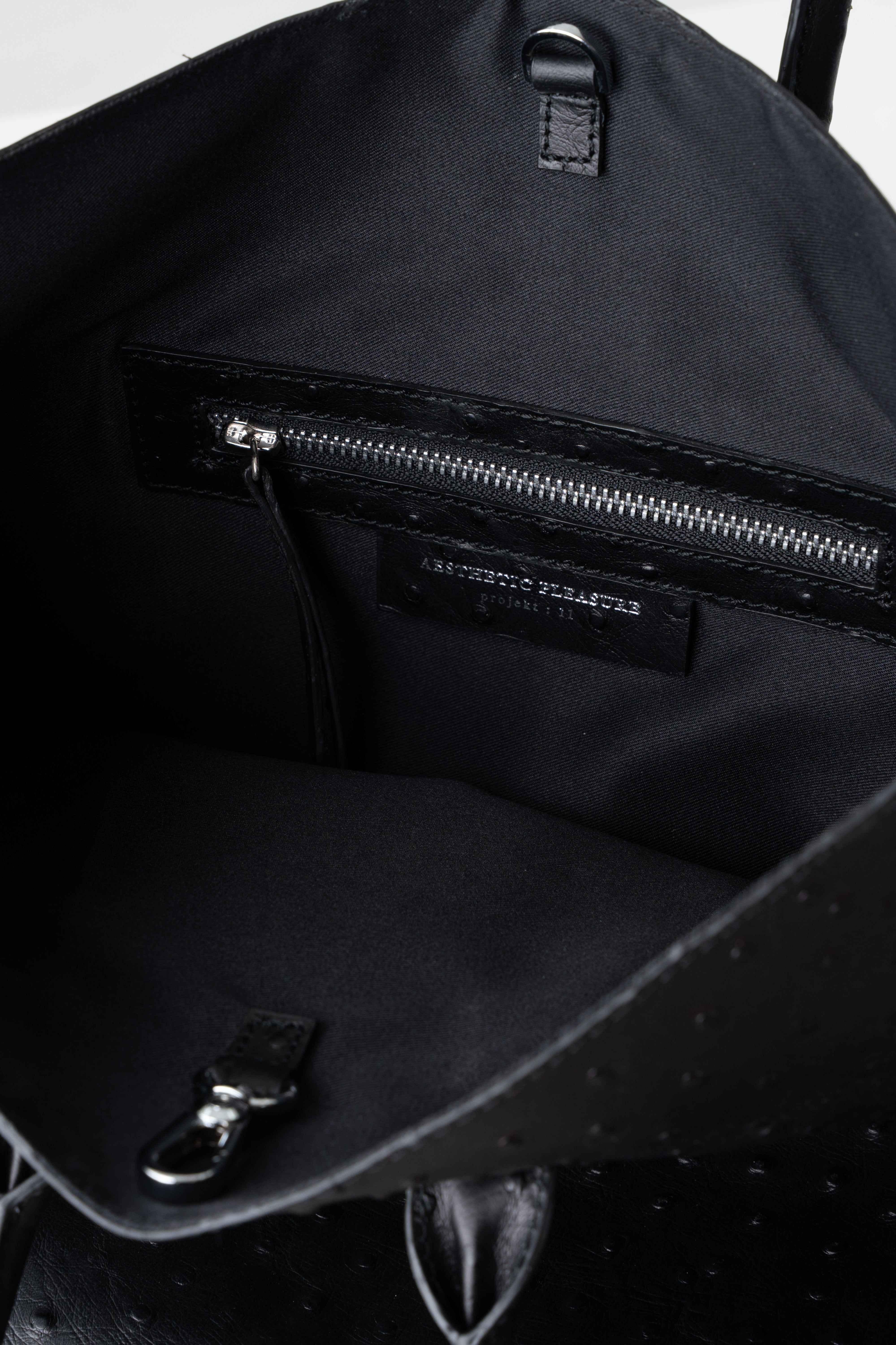 Closer Backpack Ostrich Black