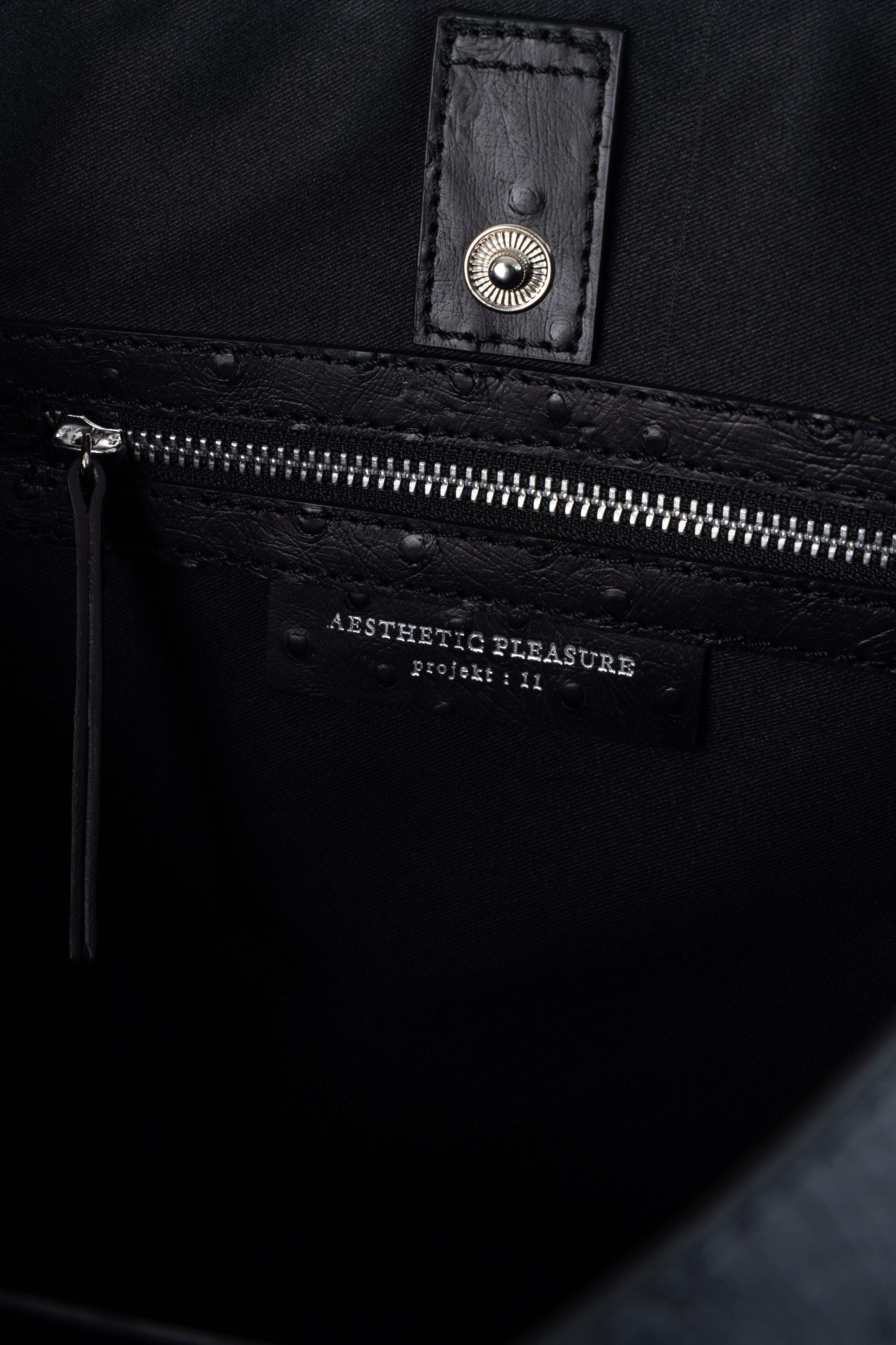 Closer Bag Ostrich Black