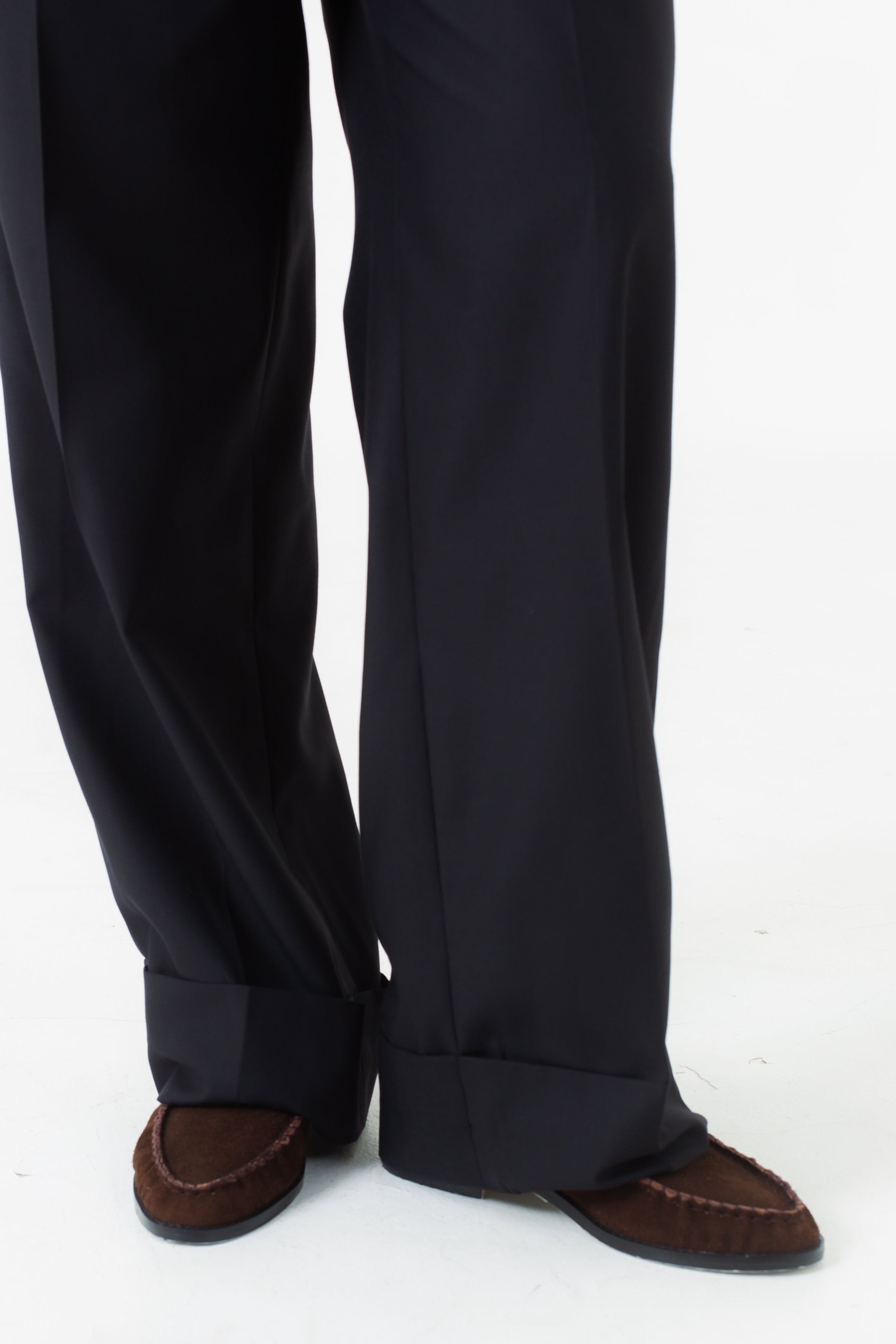 Loaf Shoes Suede Brown