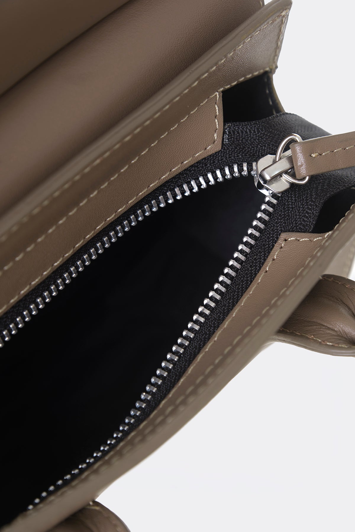 Micro Isolation Bag Nappa Taupe