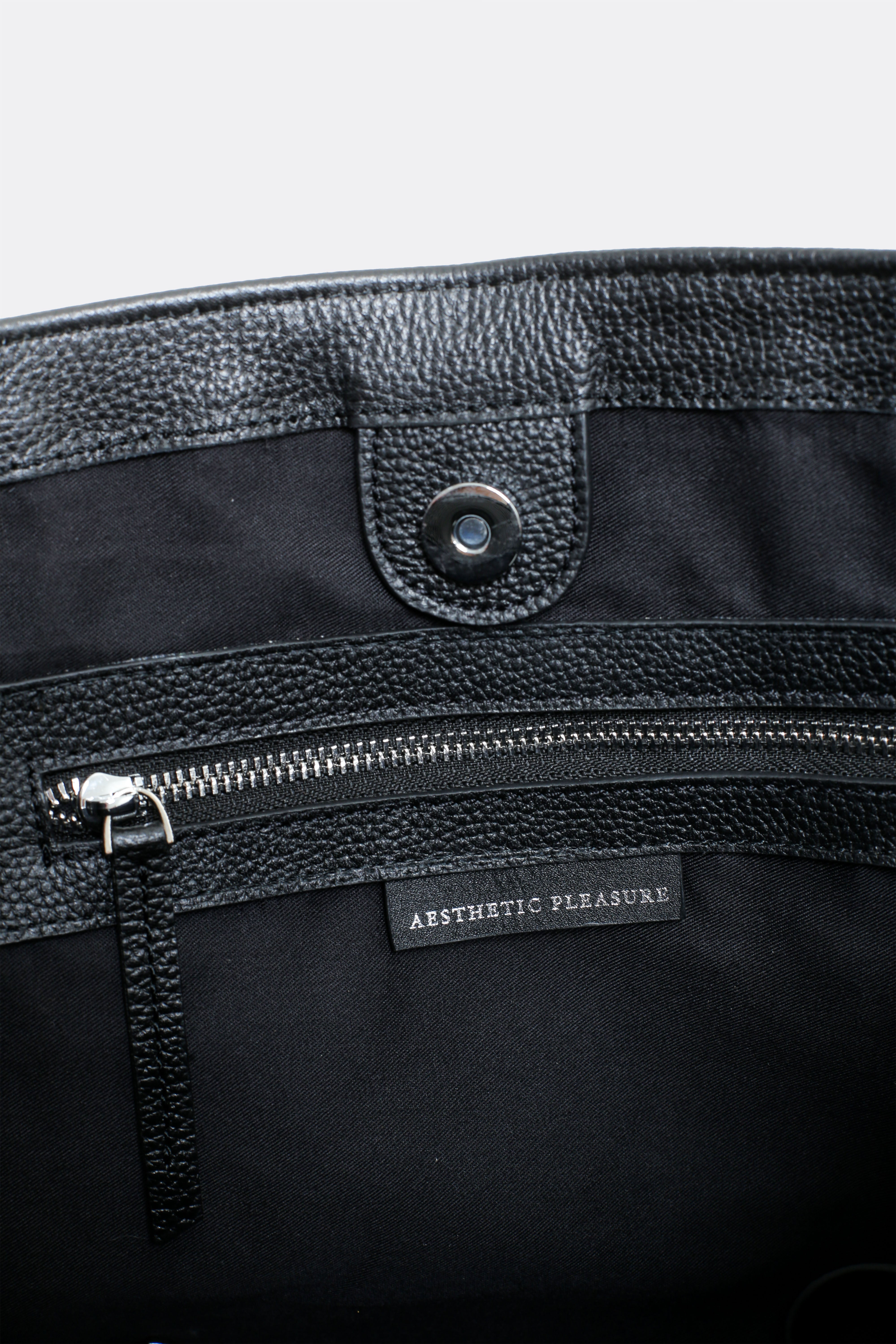 Medium Rocco Bag Grain Black