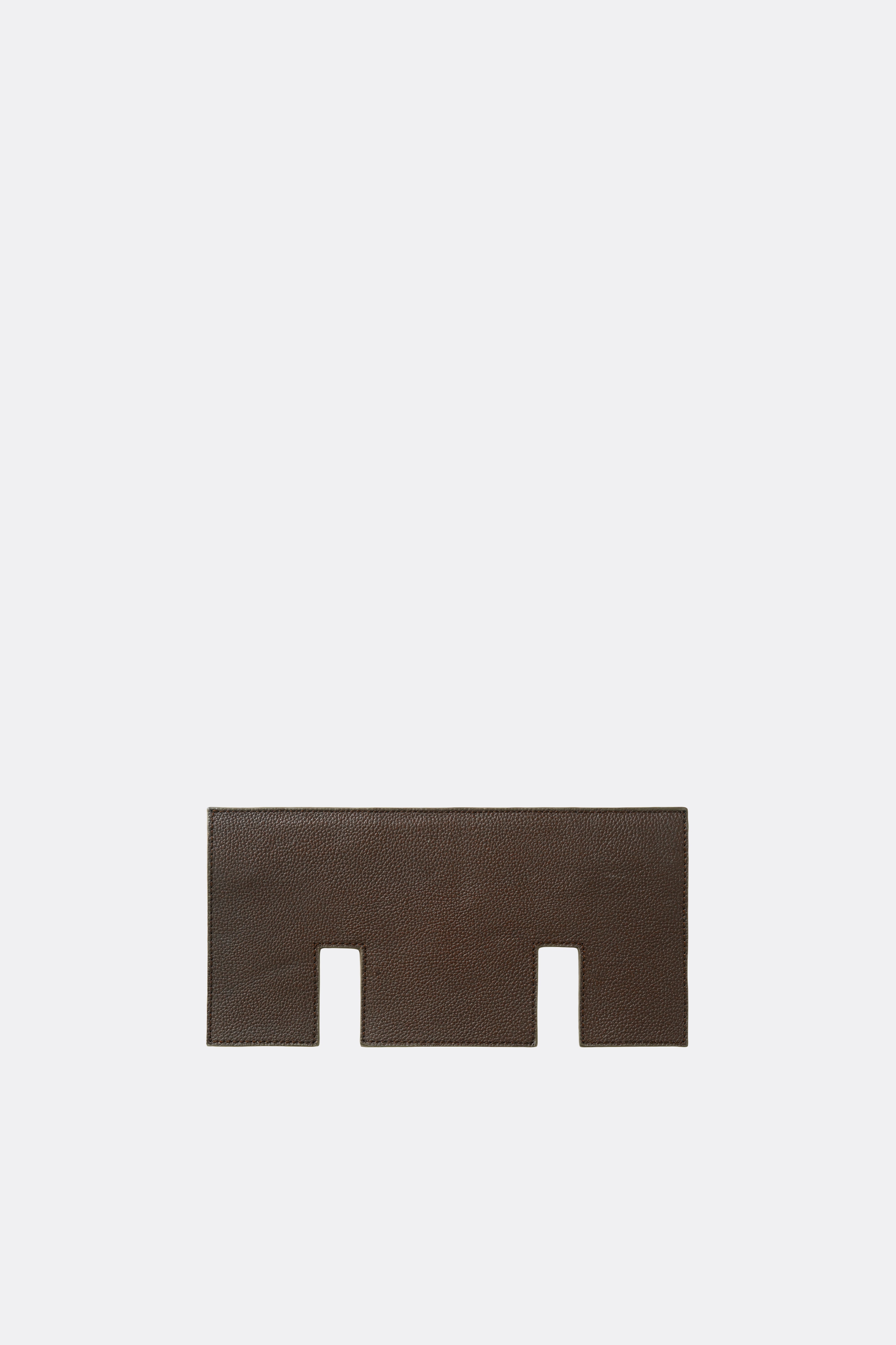 Slits Flap Essens Medium Grain Brown