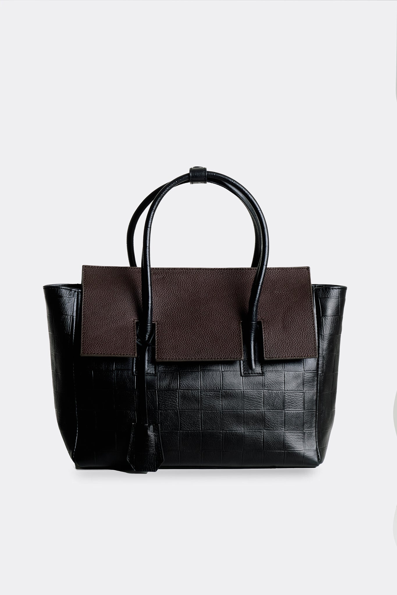Slits Flap Essens Medium Grain Brown
