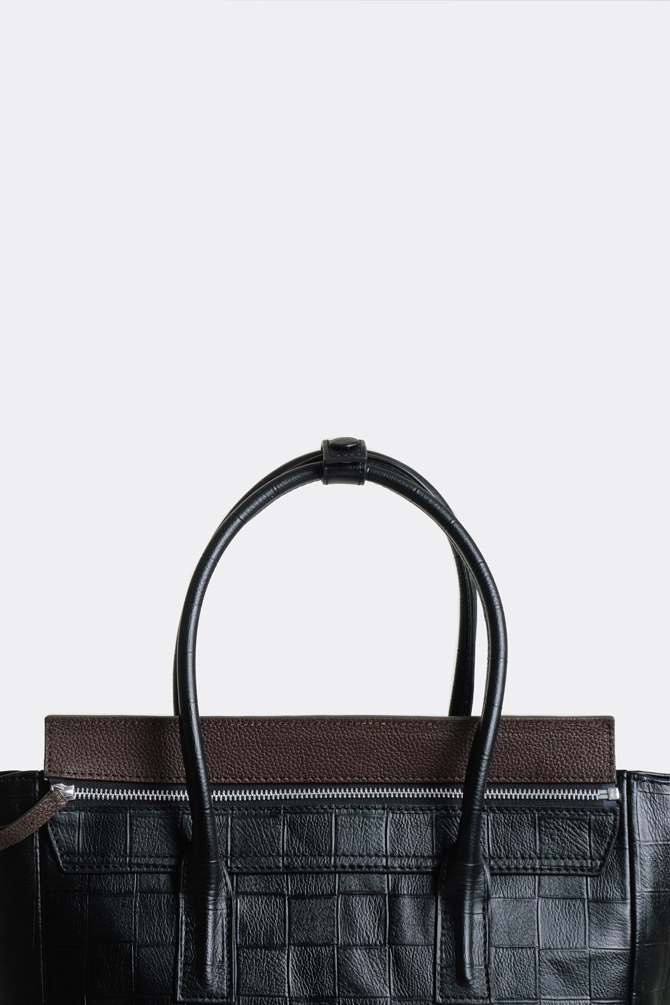 Slits Flap Essens Medium Grain Brown